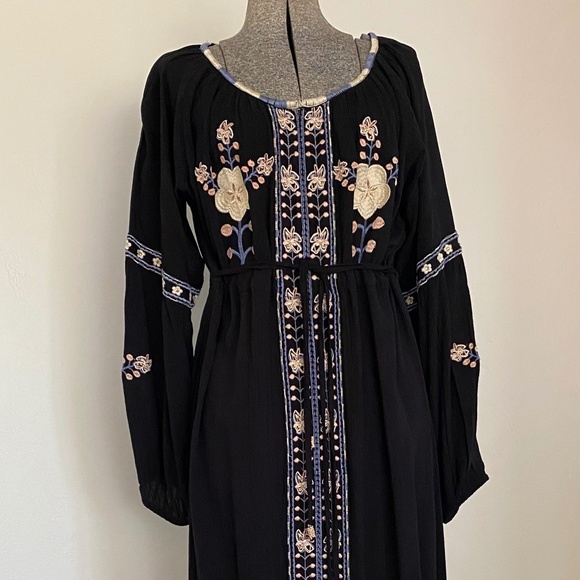 Black 'Hasu' Long Embroidered Dress by NKN Nekane - Picture 5 of 6